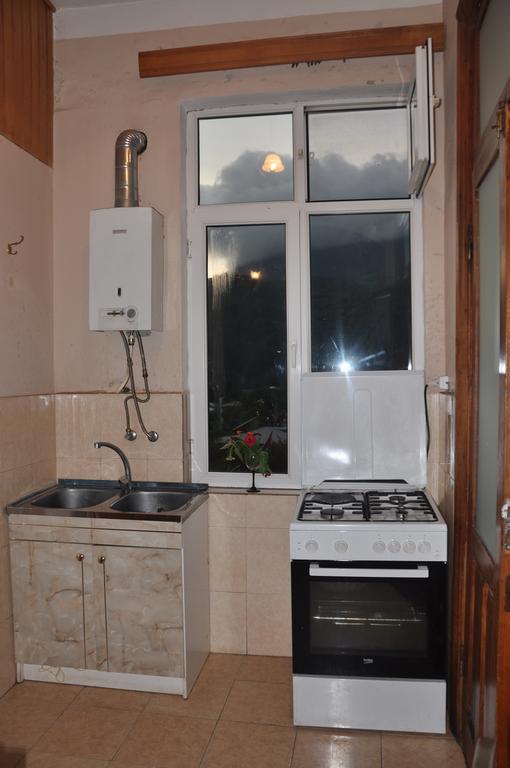 Guest House Racha Ambrolauri Ngoại thất bức ảnh