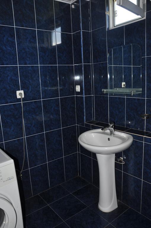 Guest House Racha Ambrolauri Ngoại thất bức ảnh